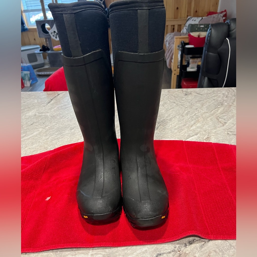 Artic Muck tall with vibram soles